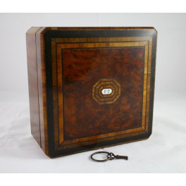 Coffret en bois marqueté et sa clé époque Napoléon III