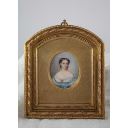 Miniature peinte de Louise Besnard (1816-1879) dans son cadre en bronze doré