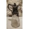 Aiguière en cristal taillé et monture en étain putti vers 1900