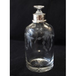 Flacon en cristal taillé et col en argent massif fin 19ème siècle