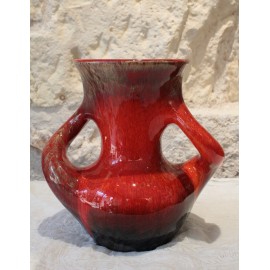 Vase en faïence de Saint-Paul-de-Vence rouge flammé vers 1970