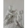 Sculpture en biscuit de porcelaine représentant des putti jouant avec une vache fin 19ème siècle