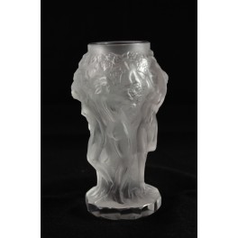 Vase en cristal moulé et satiné attribué à Heinrich Hoffmann, modèle "Ingrid" vers 1930