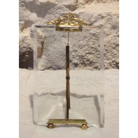 Cadre porte photo en verre biseaut&eacute; surmont&eacute; d'un fronton en laiton stylis&eacute; 1&egrave;re moiti&eacute; du 20&egrave;me si&egrave;cle