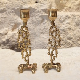 Paire de bougeoir flambeaux en bronze dor&eacute; de style brutaliste vers 1970