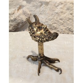 Sculpture, lampe &agrave; huile en bronze dor&eacute; t&ecirc;te de faune et patte d'oiseau 19&egrave;me si&egrave;cle