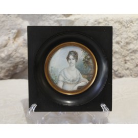 Miniature &agrave; vue ronde portrait de femme style Empire, 20&egrave;me si&egrave;cle