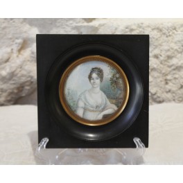 Miniature &agrave; vue ronde portrait de femme style Empire, 20&egrave;me si&egrave;cle