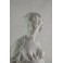 Grande sculpture en biscuit de porcelaine 'Jeune fille au tambourin' 19ème siècle