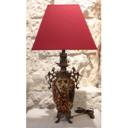 Grande lampe en fa&iuml;ence et bronze au d&eacute;cor de chim&egrave;res, Napol&eacute;on III, fin 19&egrave;me si&egrave;cle