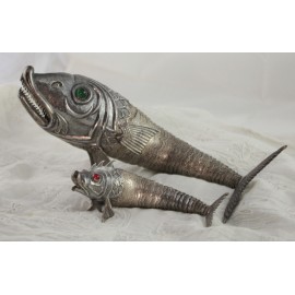 Deux poissons en argent massif &eacute;poque, travail espagnol, 20&egrave;me si&egrave;cle