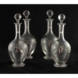 4 carafes en cristal grav&eacute; avec bouchons, St Louis, fin 19&egrave;me, d&eacute;but 20&egrave;me si&egrave;cle