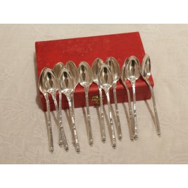 12 cuill&egrave;res &agrave; moka en m&eacute;tal argent&eacute;, St M&eacute;dard, en coffret, milieu 20&egrave;me si&egrave;cle