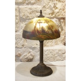 Grande lampe &agrave; poser avec abat-jour en verre peint style Handel ou Jefferson, vers 1970